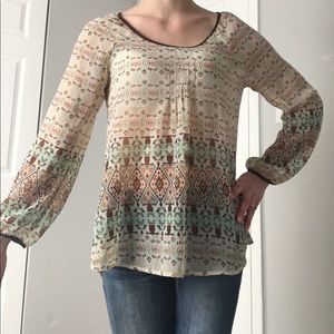 Aztec flowy boutique top size M